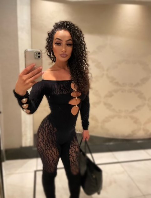 Itally foxx Sexy Italian babe 💋 waiting 4 you 💦