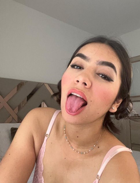 😘Helen Lyn💋 😇I’M A NEW GIRL IN TOWN I SQUIRT💦I DO****🍑&DRINK C*M🍆AVAILABLE NO